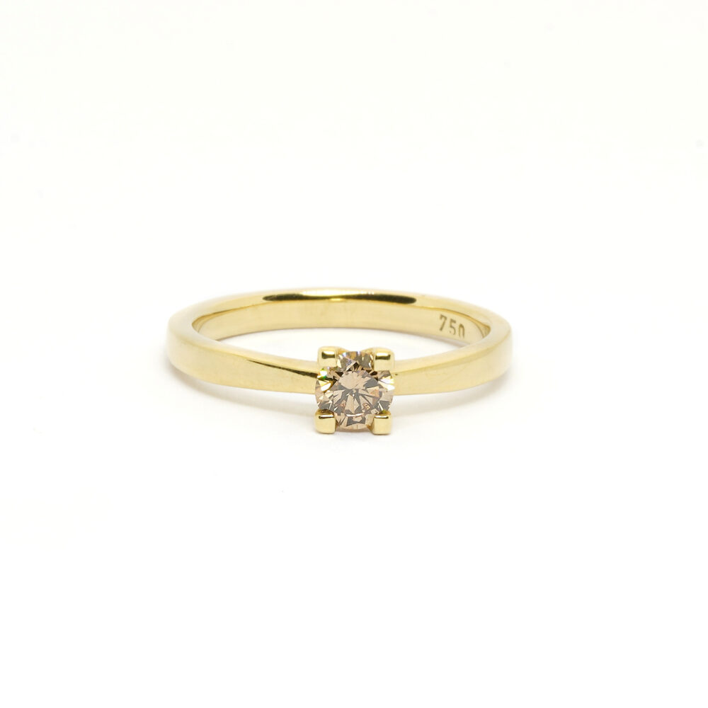 Verlobungsring_Gold_Brillant_Goldschmiede_Wessling_Hamburg